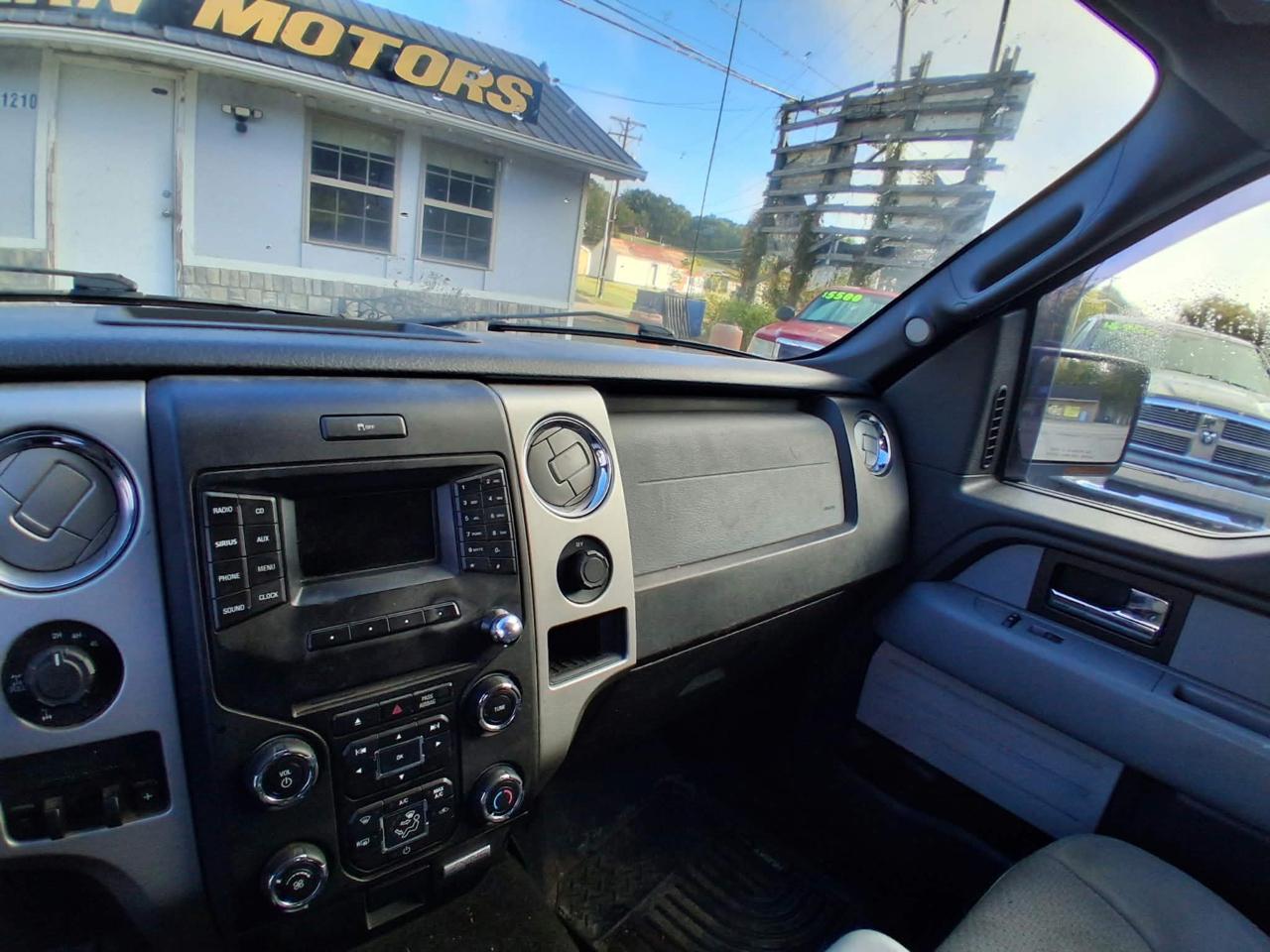 Ford F-150 4WD SuperCrew 145" XLT 2013