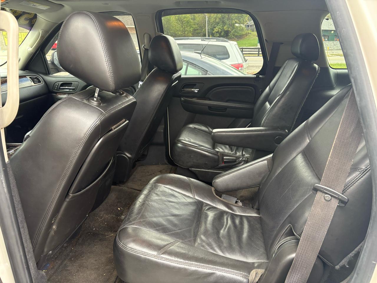 GMC Yukon Denali AWD 2010