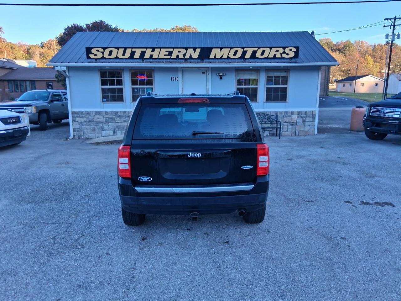 Jeep Patriot Latitude 2WD 2016