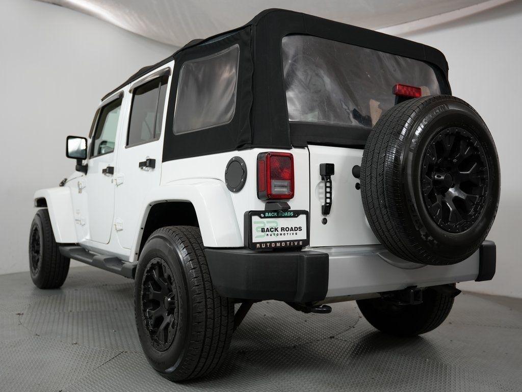 Jeep Wrangler Unlimited 4WD 4dr Sahara 2015
