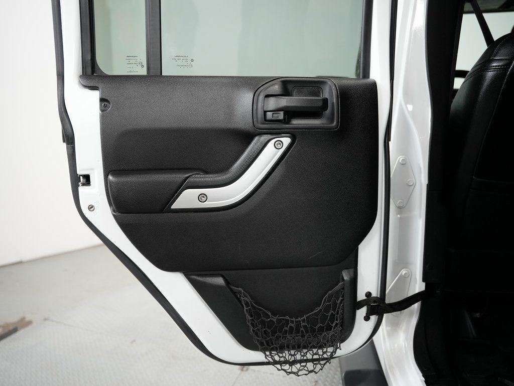 Jeep Wrangler Unlimited 4WD 4dr Sahara 2015