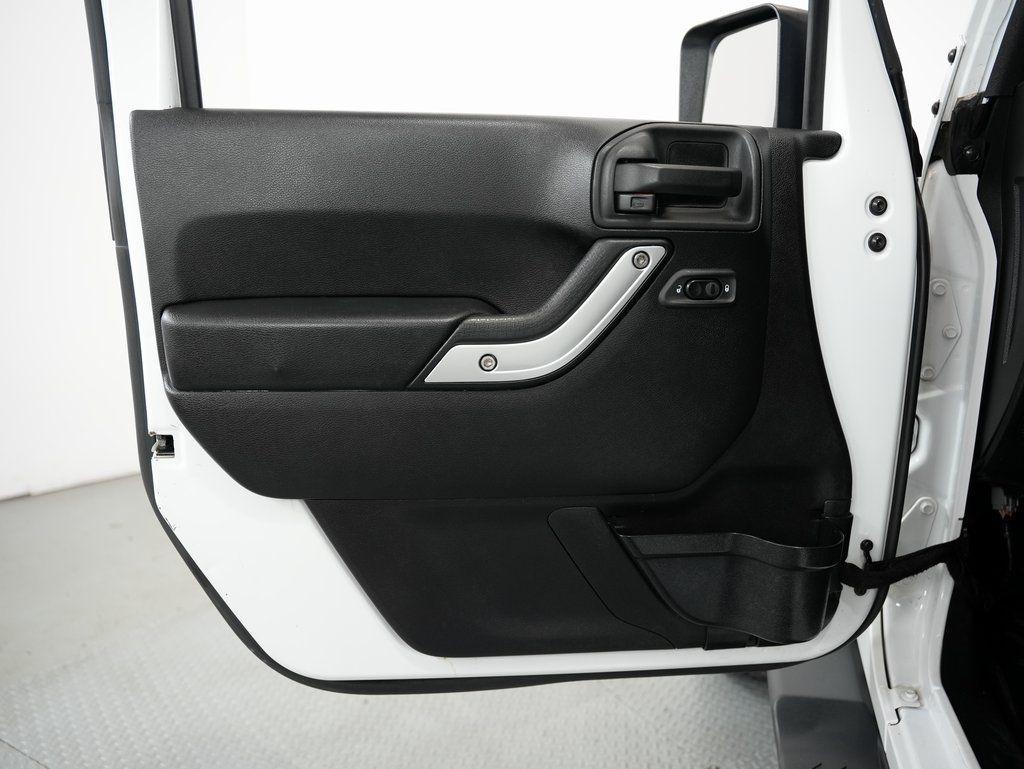 Jeep Wrangler Unlimited 4WD 4dr Sahara 2015