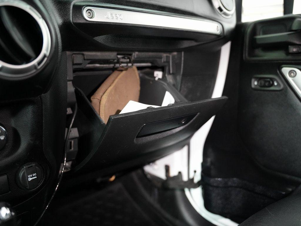 Jeep Wrangler Unlimited 4WD 4dr Sahara 2015