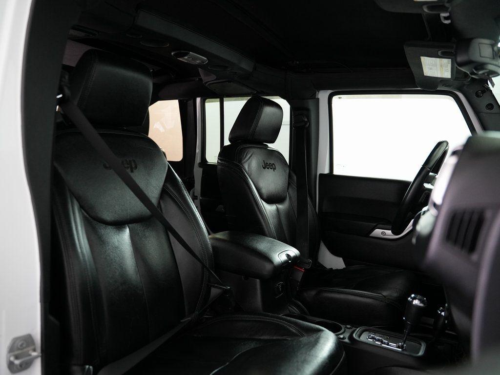 Jeep Wrangler Unlimited 4WD 4dr Sahara 2015