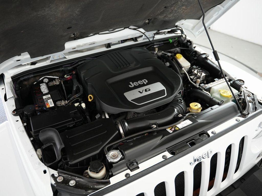 Jeep Wrangler Unlimited 4WD 4dr Sahara 2015