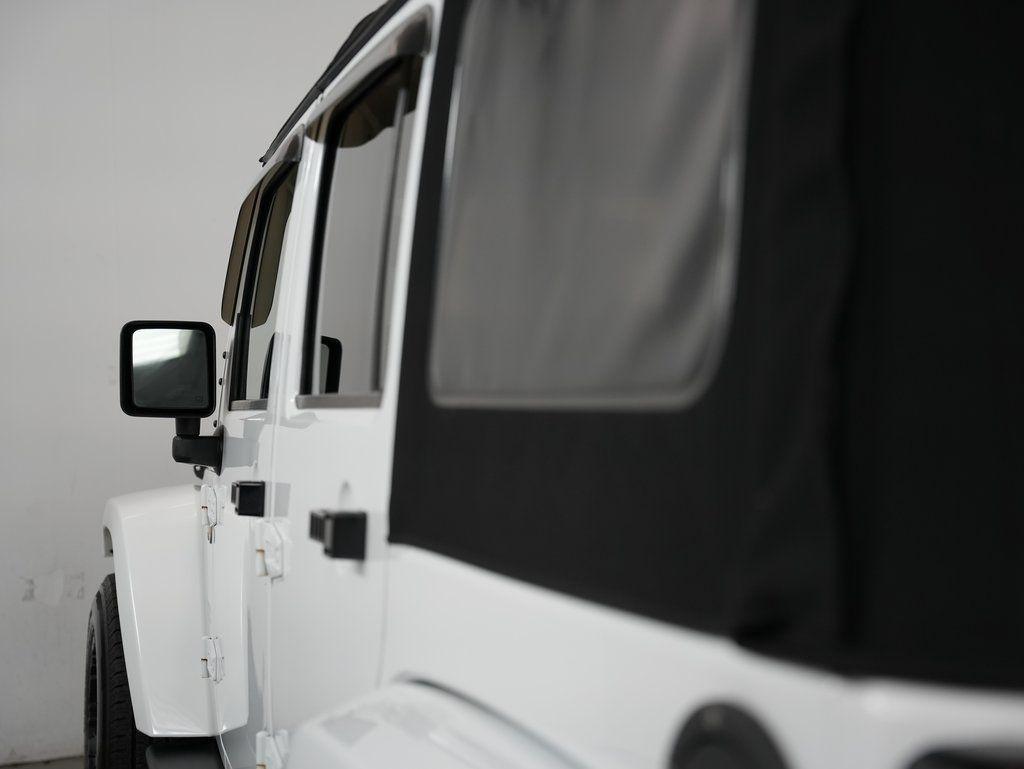 Jeep Wrangler Unlimited 4WD 4dr Sahara 2015