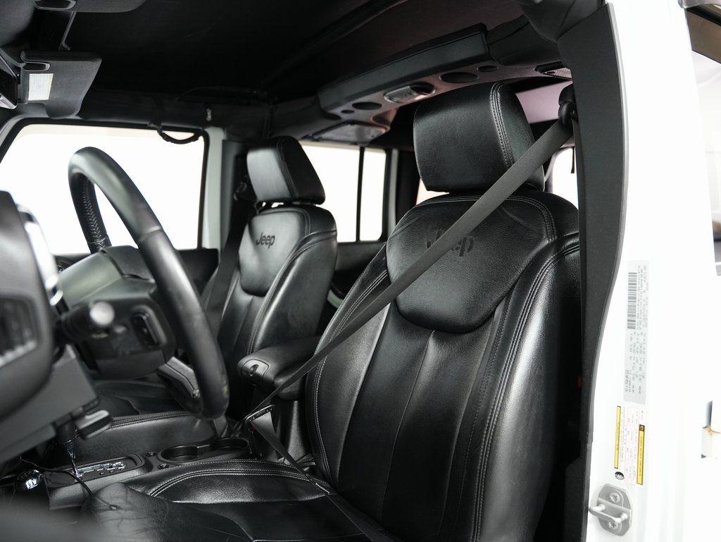 Jeep Wrangler Unlimited 4WD 4dr Sahara 2015