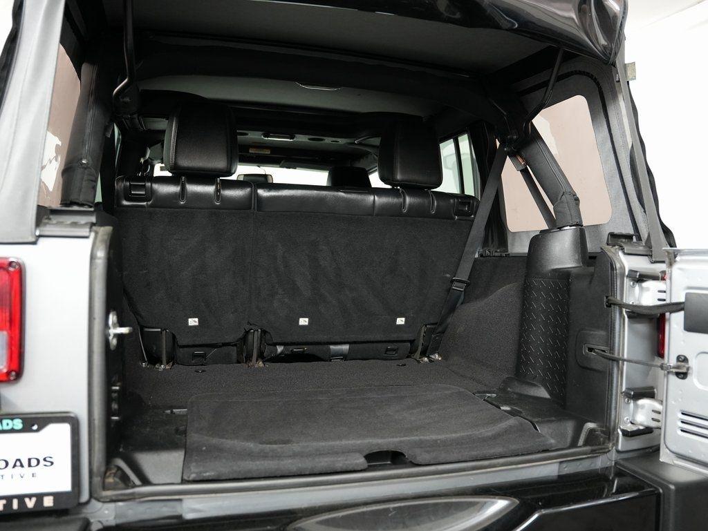 Jeep Wrangler Unlimited 4WD 4dr Altitude 2015