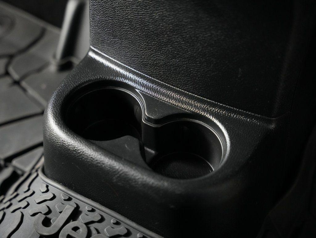 Jeep Wrangler Unlimited 4WD 4dr Altitude 2015