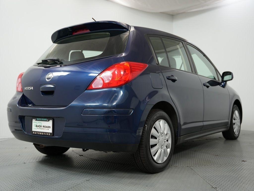 Nissan Versa 5dr HB Auto 1.8 S 2012