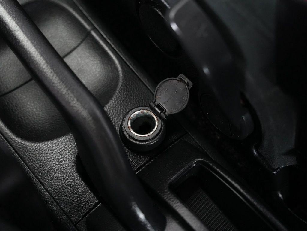 Nissan Versa 5dr HB Auto 1.8 S 2012