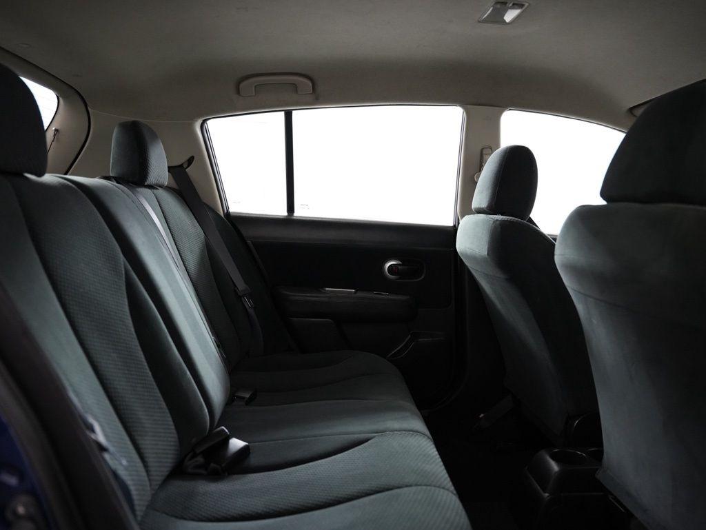 Nissan Versa 5dr HB Auto 1.8 S 2012