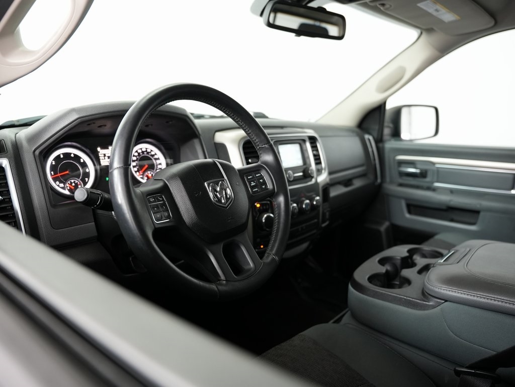 RAM 1500 4WD Crew Cab 140.5" Big Horn 2015