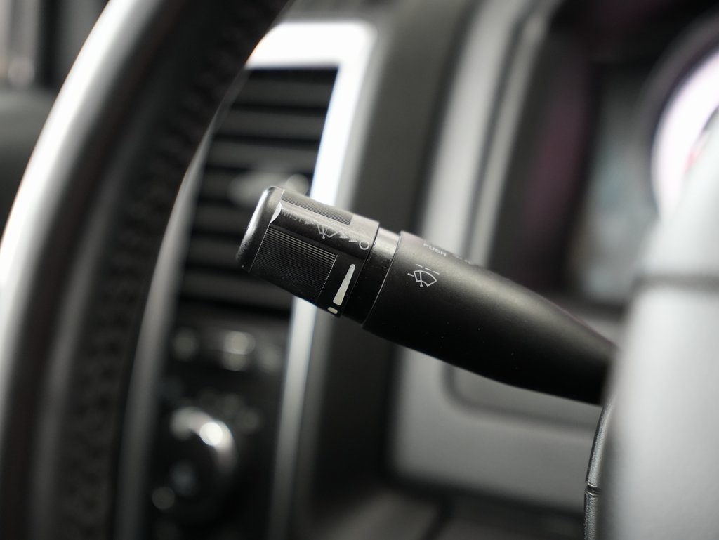 RAM 1500 4WD Crew Cab 140.5" Big Horn 2015