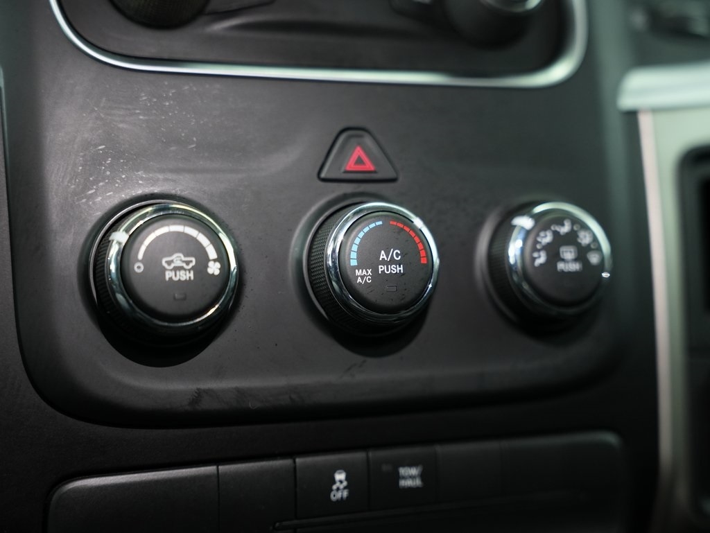 RAM 1500 4WD Crew Cab 140.5" Big Horn 2015