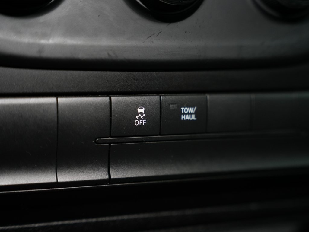 RAM 1500 4WD Crew Cab 140.5" Big Horn 2015