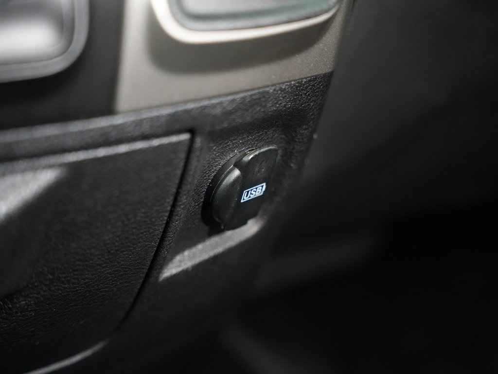 RAM 1500 4WD Crew Cab 140.5" Big Horn 2015