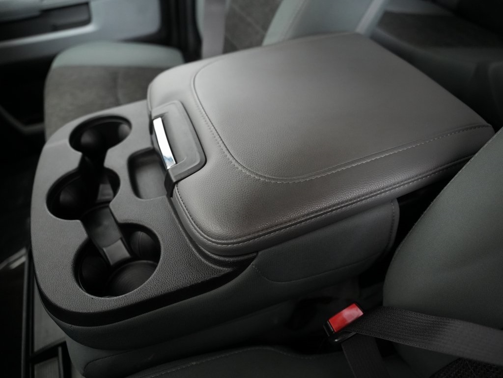 RAM 1500 4WD Crew Cab 140.5" Big Horn 2015