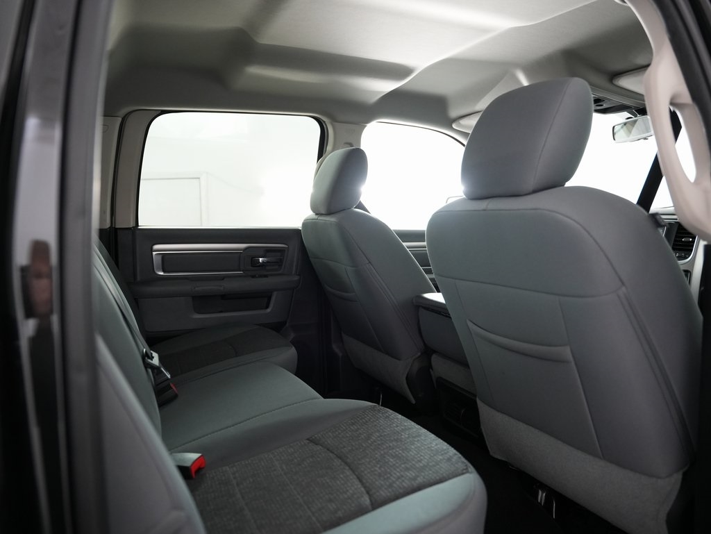 RAM 1500 4WD Crew Cab 140.5" Big Horn 2015