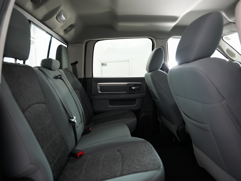 RAM 1500 4WD Crew Cab 140.5" Big Horn 2015