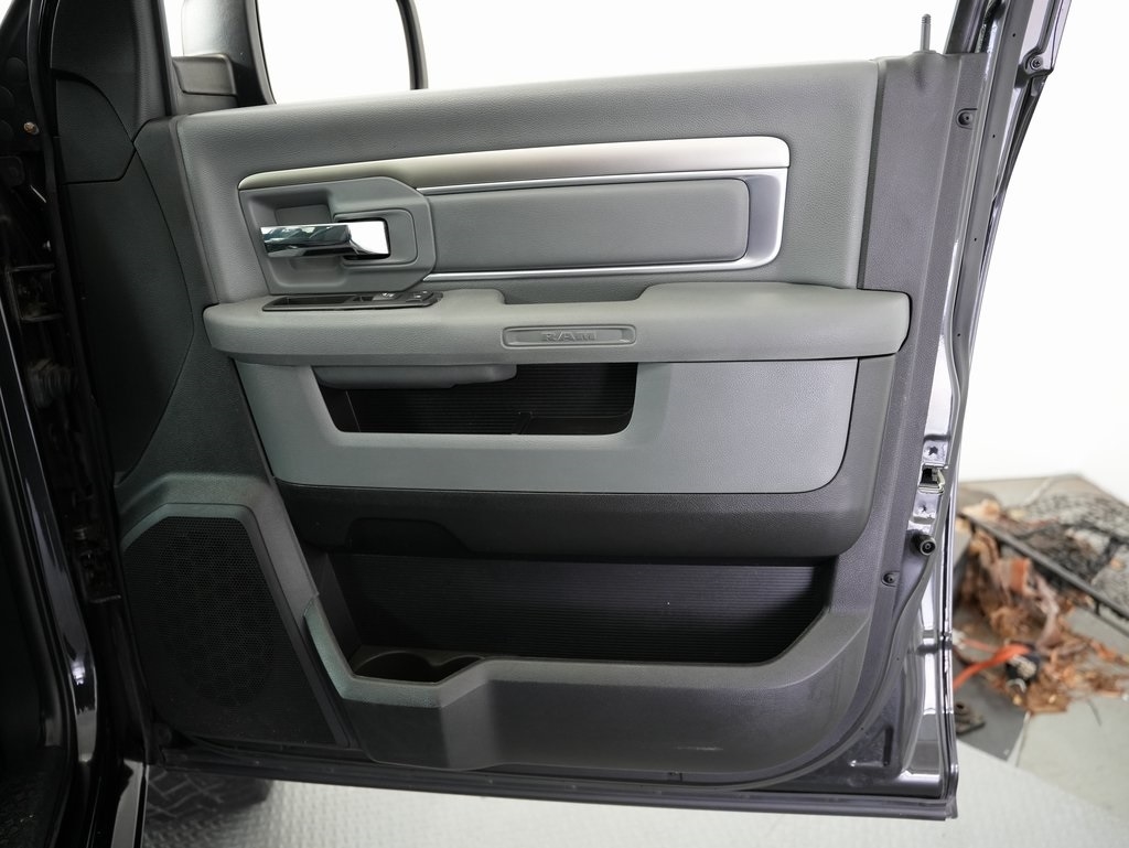 RAM 1500 4WD Crew Cab 140.5" Big Horn 2015