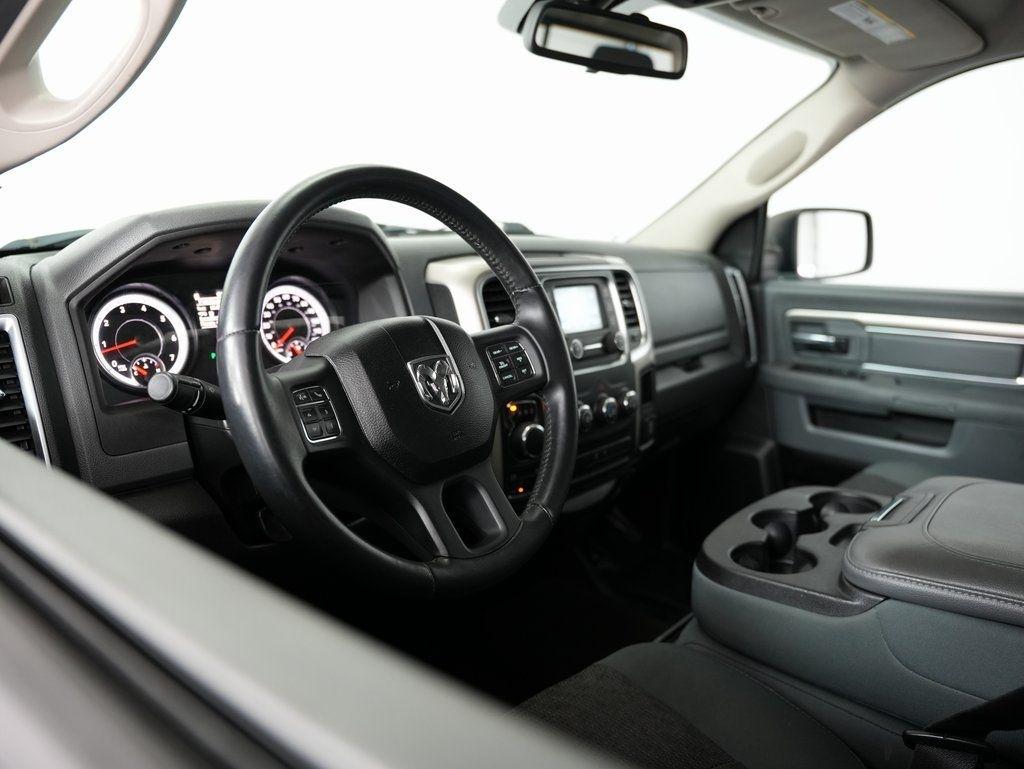 RAM 1500 4WD Crew Cab 140.5" Big Horn 2015