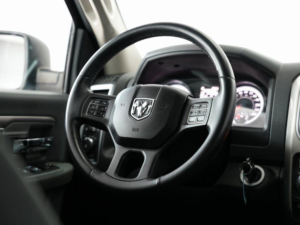 RAM 1500 4WD Crew Cab 140.5" Big Horn 2015