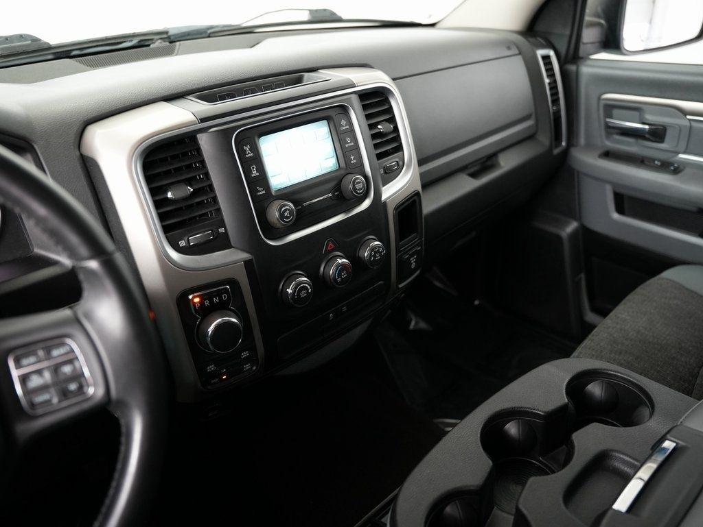 RAM 1500 4WD Crew Cab 140.5" Big Horn 2015