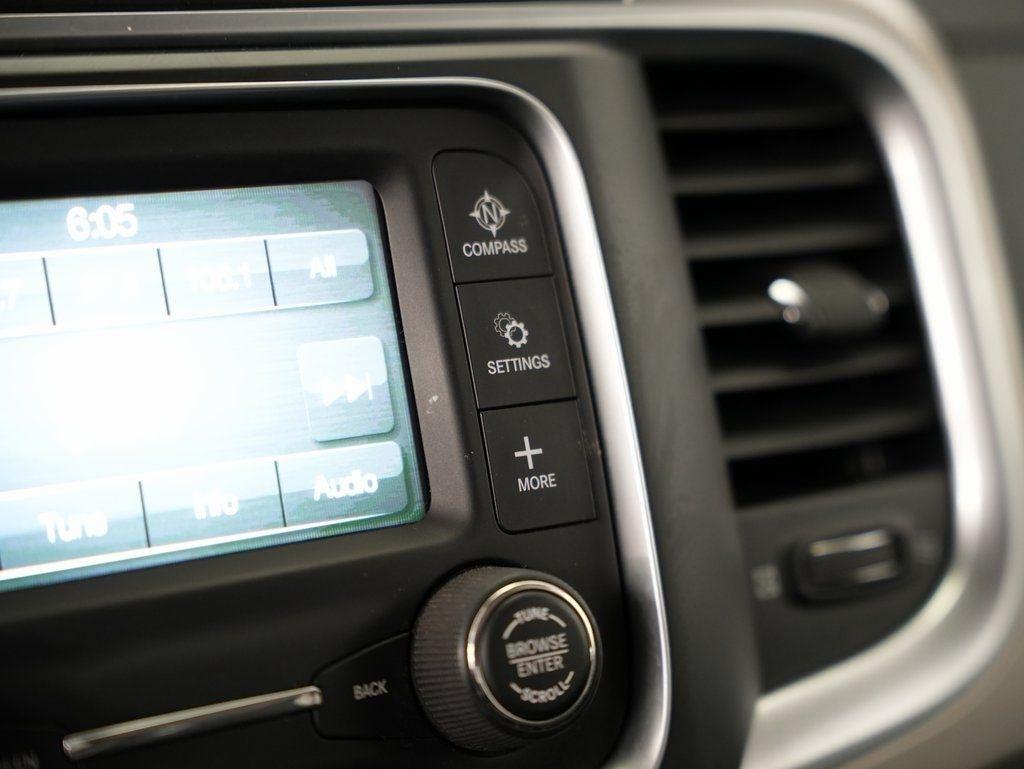 RAM 1500 4WD Crew Cab 140.5" Big Horn 2015