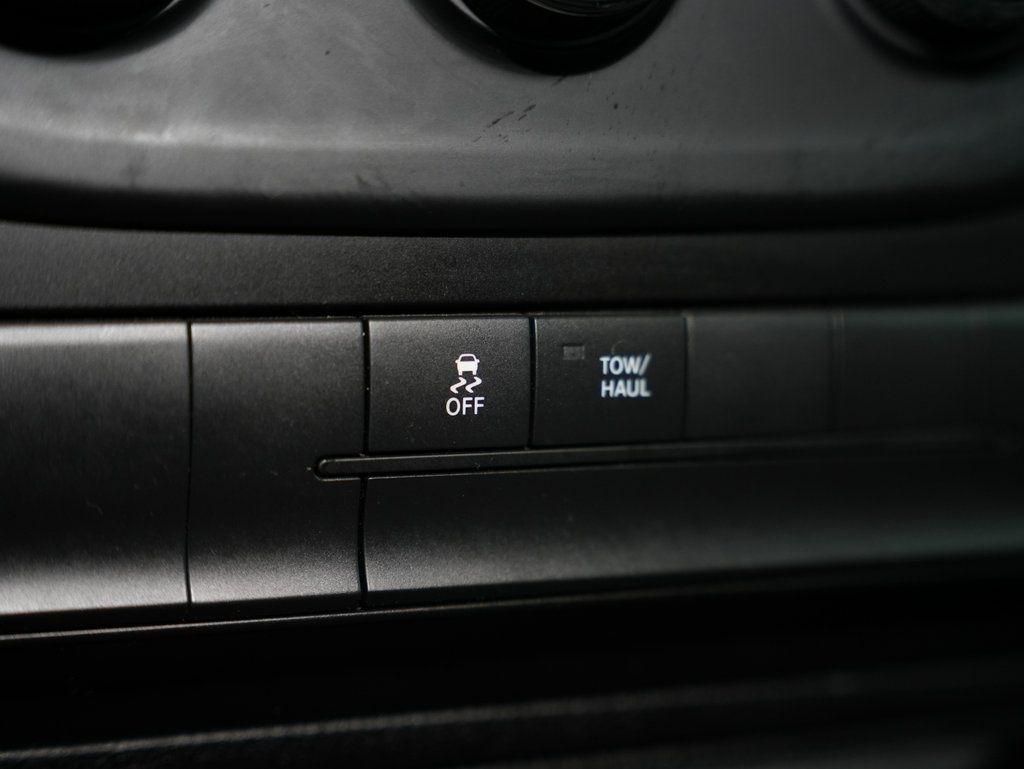 RAM 1500 4WD Crew Cab 140.5" Big Horn 2015