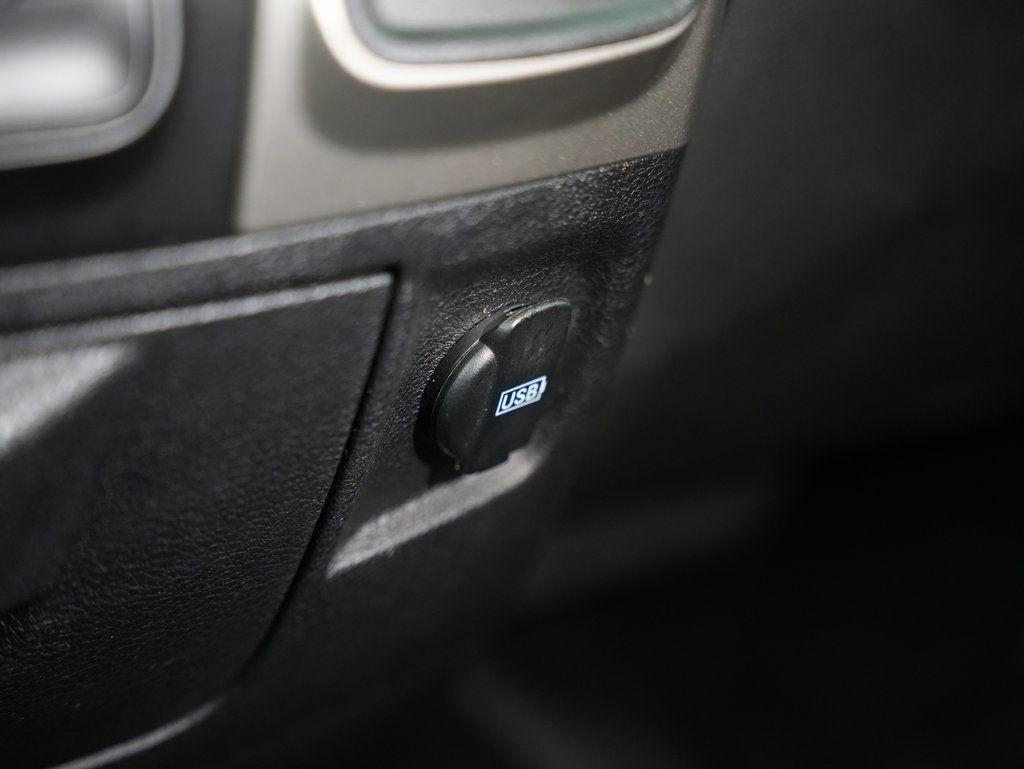 RAM 1500 4WD Crew Cab 140.5" Big Horn 2015