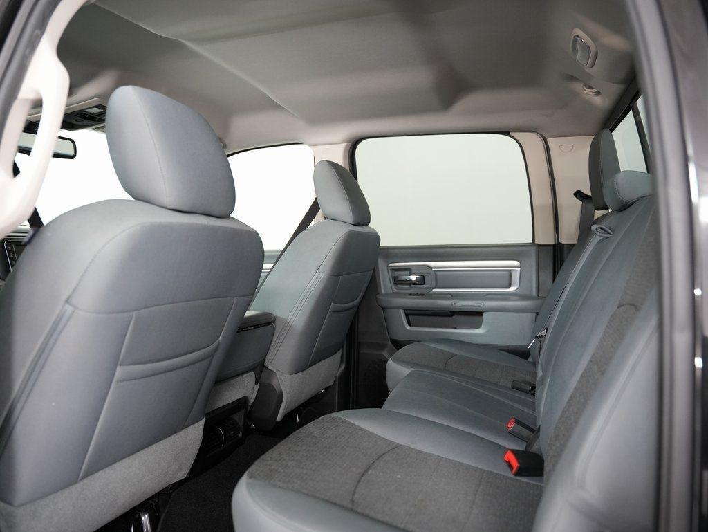 RAM 1500 4WD Crew Cab 140.5" Big Horn 2015