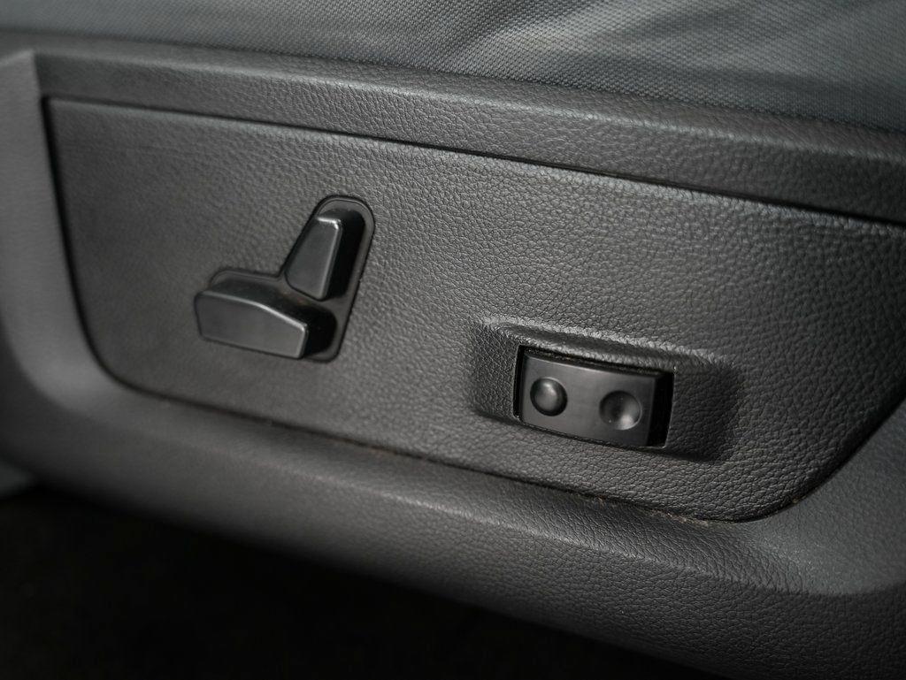 RAM 1500 4WD Crew Cab 140.5" Big Horn 2015