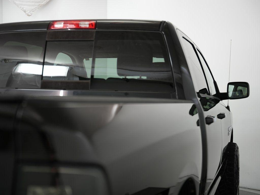 RAM 1500 4WD Crew Cab 140.5" Big Horn 2015