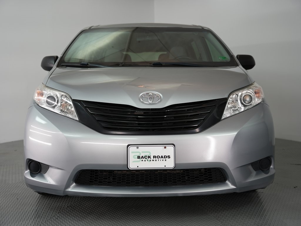 Toyota Sienna 5dr 7-Pass Van L FWD (Natl) 2015 Toyota Sienna 5dr 7-Pass Van L FWD (Natl) 2015