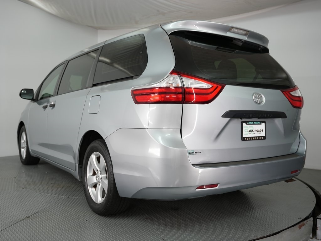 Toyota Sienna 5dr 7-Pass Van L FWD (Natl) 2015 Toyota Sienna 5dr 7-Pass Van L FWD (Natl) 2015