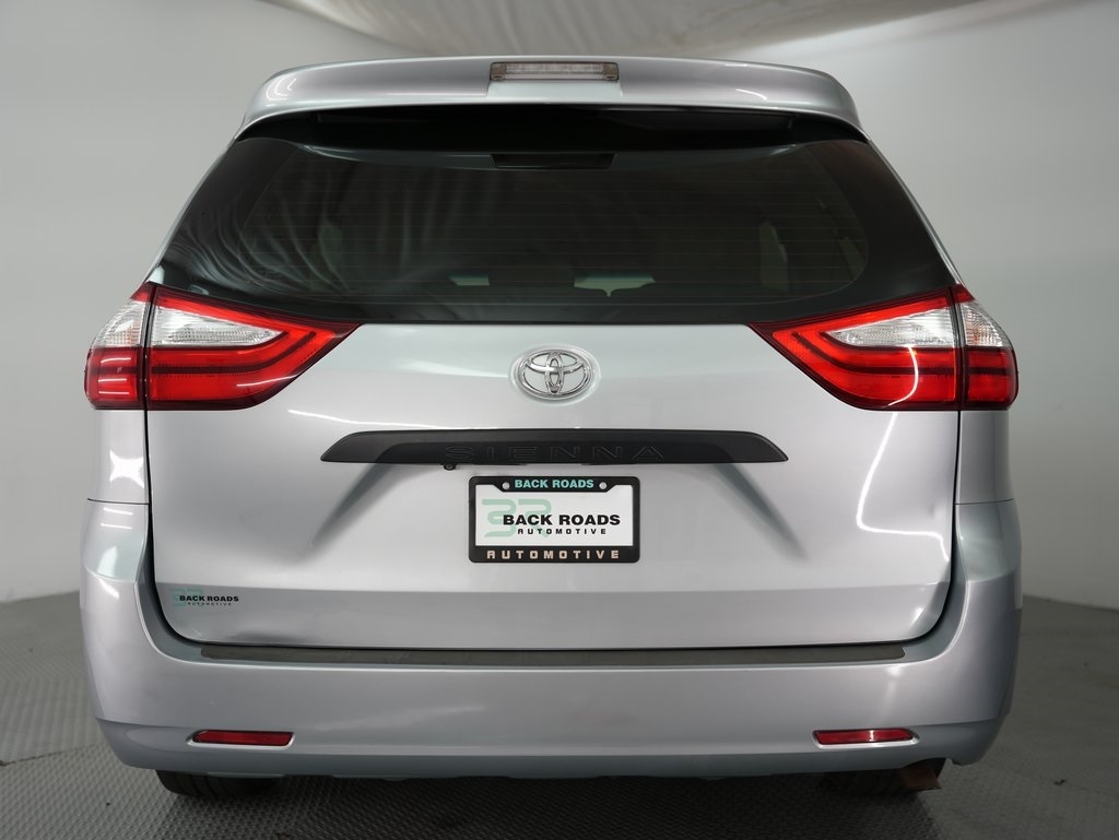 Toyota Sienna 5dr 7-Pass Van L FWD (Natl) 2015 Toyota Sienna 5dr 7-Pass Van L FWD (Natl) 2015