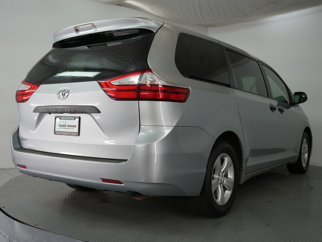 Toyota Sienna 5dr 7-Pass Van L FWD (Natl) 2015 Toyota Sienna 5dr 7-Pass Van L FWD (Natl) 2015