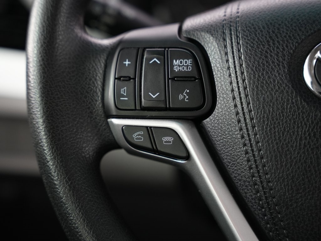 Toyota Sienna 5dr 7-Pass Van L FWD (Natl) 2015 Toyota Sienna 5dr 7-Pass Van L FWD (Natl) 2015