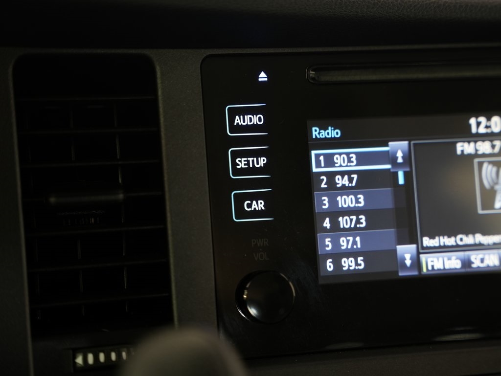 Toyota Sienna 5dr 7-Pass Van L FWD (Natl) 2015 Toyota Sienna 5dr 7-Pass Van L FWD (Natl) 2015