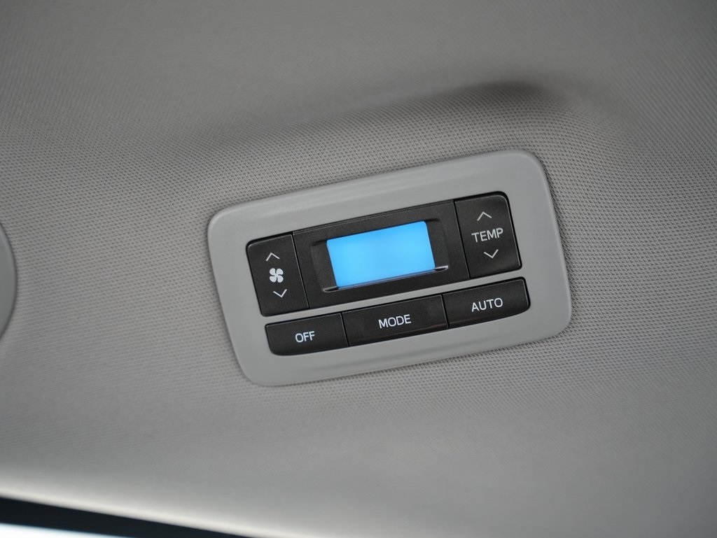 Toyota Sienna 5dr 7-Pass Van L FWD (Natl) 2015 Toyota Sienna 5dr 7-Pass Van L FWD (Natl) 2015