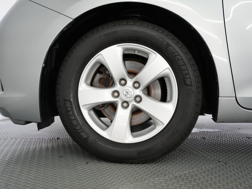 Toyota Sienna 5dr 7-Pass Van L FWD (Natl) 2015 Toyota Sienna 5dr 7-Pass Van L FWD (Natl) 2015