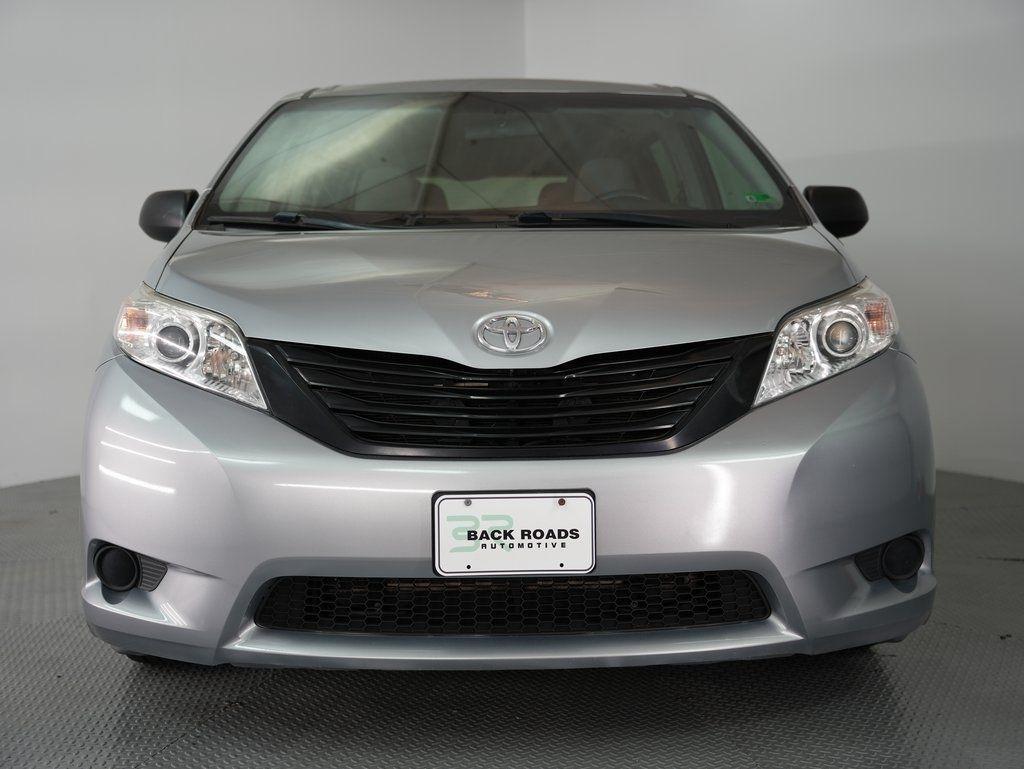 Toyota Sienna 5dr 7-Pass Van L FWD (Natl) 2015