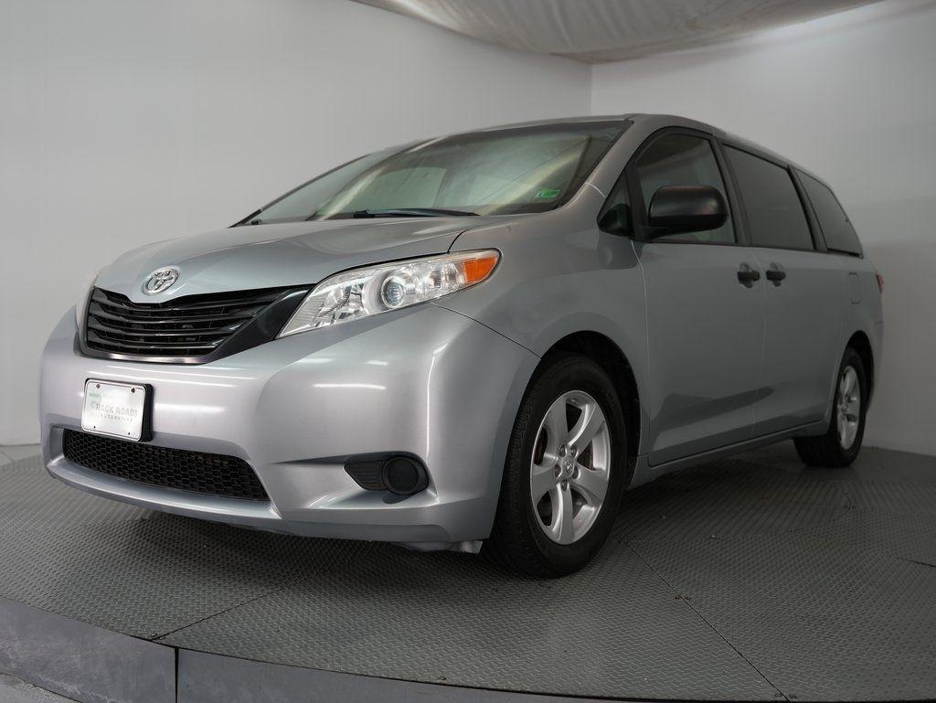 Toyota Sienna 5dr 7-Pass Van L FWD (Natl) 2015
