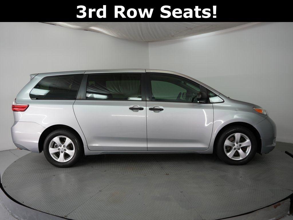 Toyota Sienna 5dr 7-Pass Van L FWD (Natl) 2015