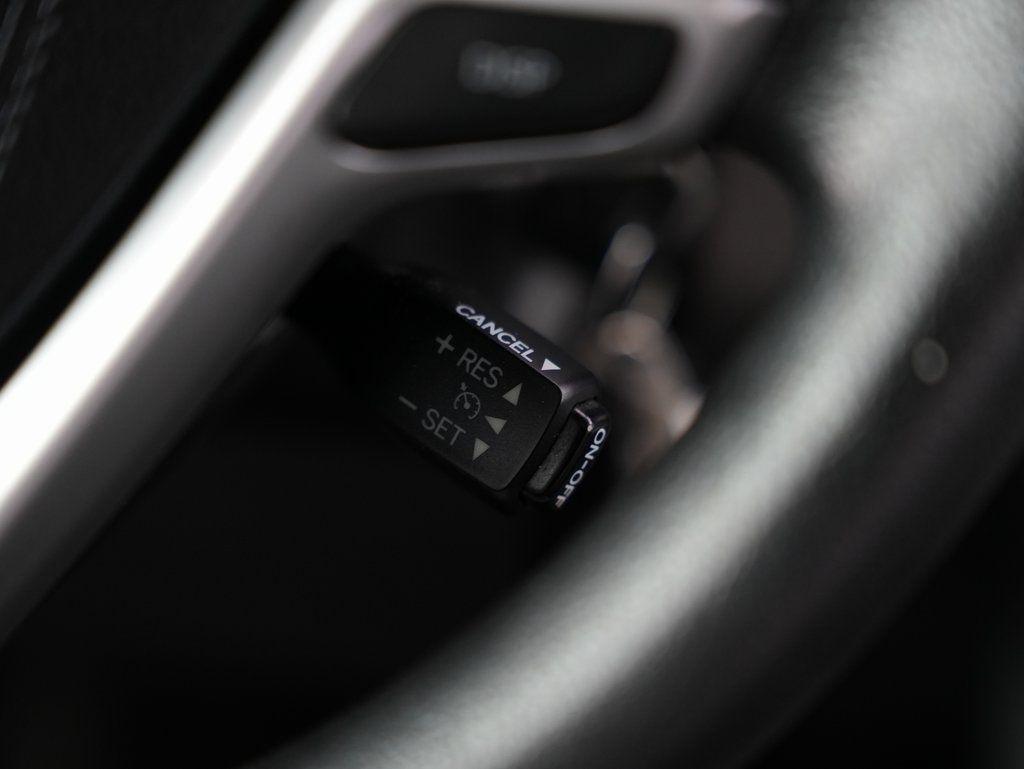 Toyota Sienna 5dr 7-Pass Van L FWD (Natl) 2015