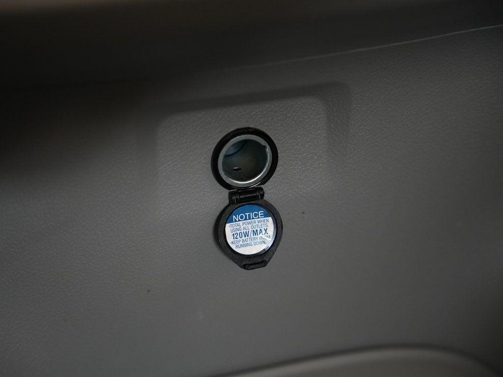 Toyota Sienna 5dr 7-Pass Van L FWD (Natl) 2015