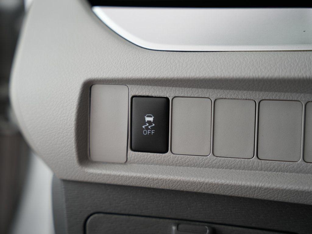 Toyota Sienna 5dr 7-Pass Van L FWD (Natl) 2015