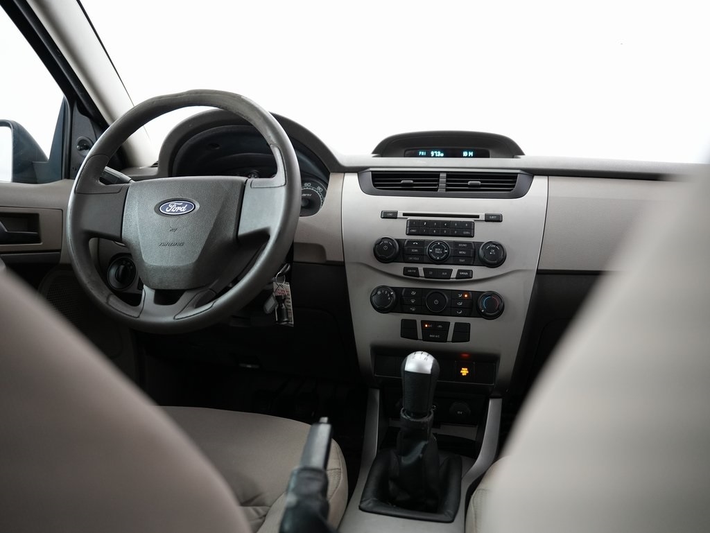 Ford Focus 4dr Sdn S 2009 Ford Focus 4dr Sdn S 2009