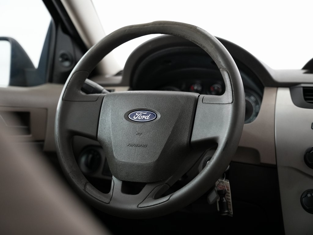Ford Focus 4dr Sdn S 2009 Ford Focus 4dr Sdn S 2009